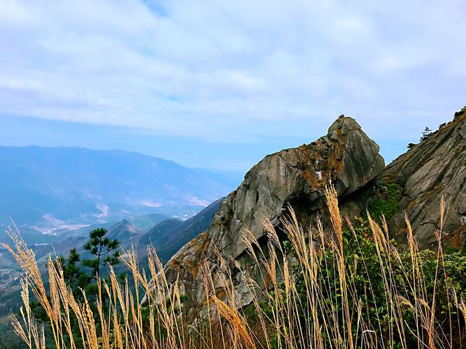 15名驴友登抚州军峰山6人遭雷击1人遇难, 你怎么看「驴友爬山被雷劈」 玻璃面板